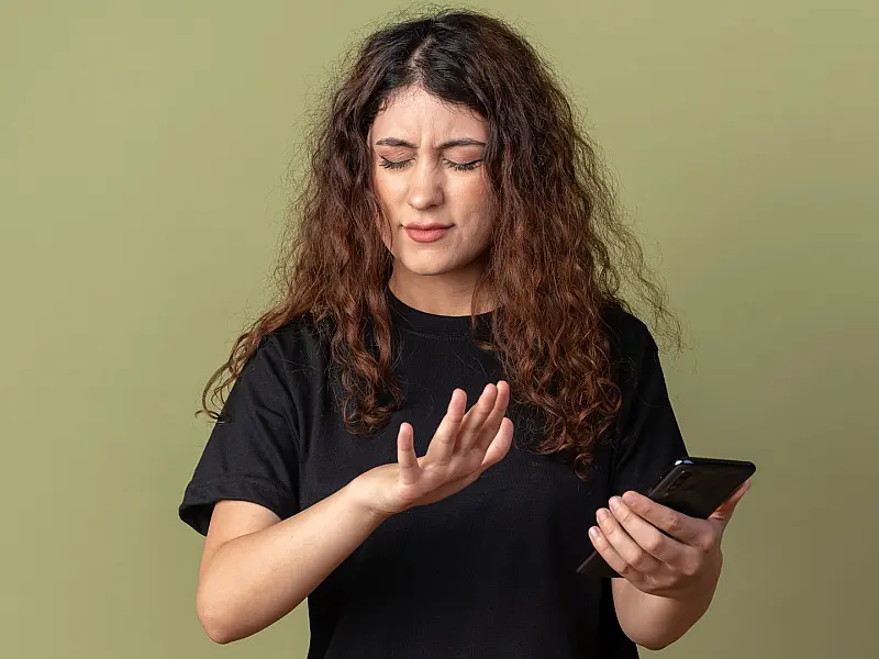Por que ninguém quer atender ligações telefônicas?