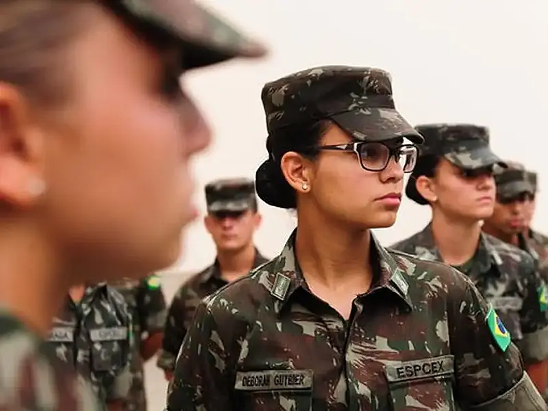 Exército abre seleção para alistamento militar de homens e mulheres em Brasília