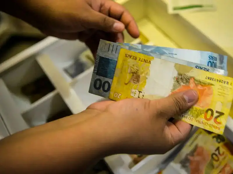 Saque-aniversário do FGTS segue ativo em 2026, mas com regras mais rígidas e maior fiscalização.