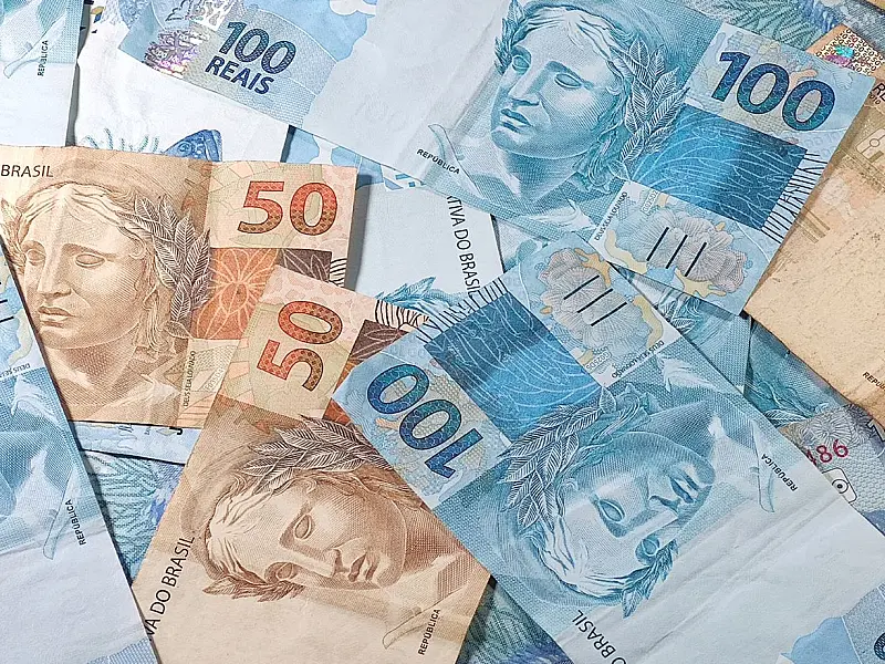 Cédulas de dinheiro.