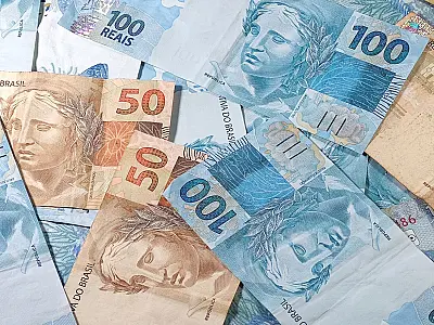Quem viajar com mais de R$ 52 mil em dinheiro deve prestar esclarecimentos ao Banco Central