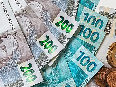 Quanto é preciso ganhar para ser classe média alta no Brasil?