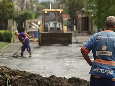 Defesa Civil envia máquinas e equipes para cidades do RJ afetadas por fortes chuvas