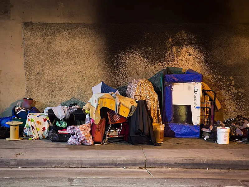 Projeto propõe retorno voluntário de pessoas em situação de rua ao estado de origem.
