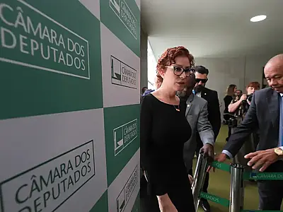 Moraes arquiva investigação sobre obstrução e coação atribuídas a Zambelli após pedido da PGR e falta de provas