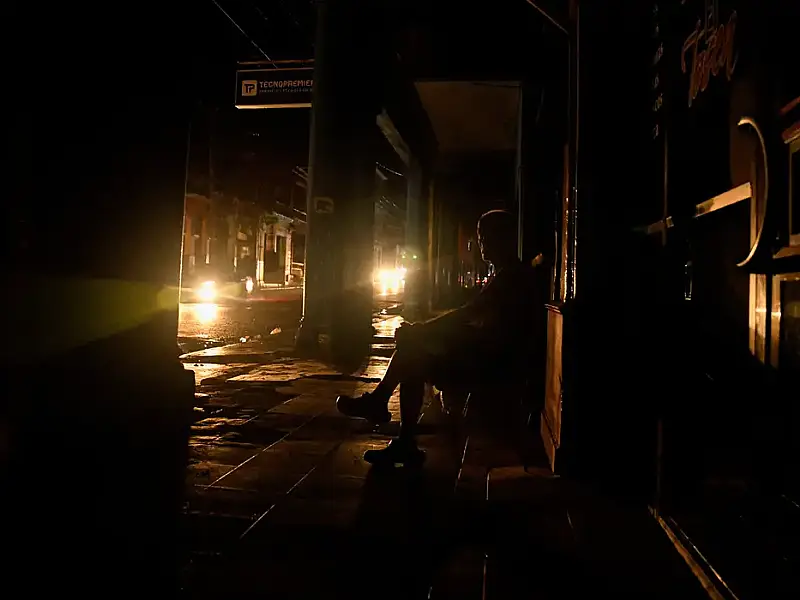 Cuba enfrenta colapso parcial no sistema elétrico: 3,4 milhões afetados em quatro províncias do leste da ilha em novo capítulo da crise energética