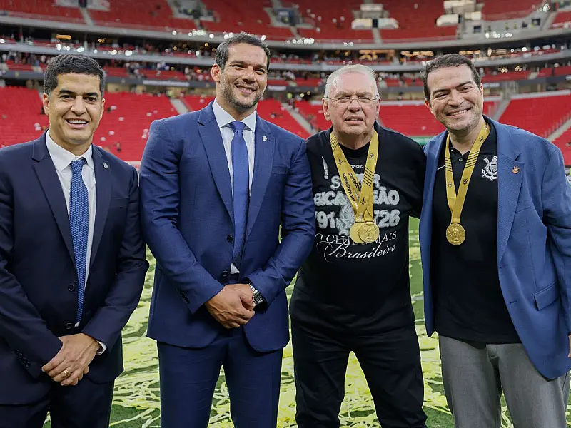 Dirigentes da CBF durante a premiação da Supercopa Rei Superbet 2026 na Arena Mané Garrincha.