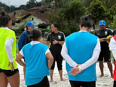 Seleção Feminina de Beach Soccer realiza primeiro treino da história na Granja Comary