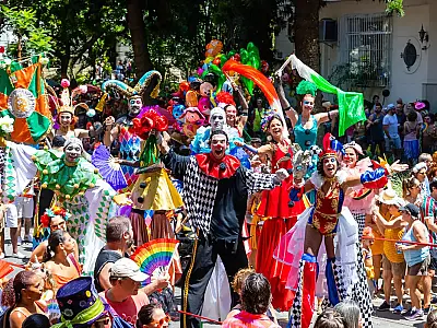 Carnaval 2026 no Rio ganha fôlego com 56 blocos neste domingo (15) e previsão de 6,8 milhões de foliões