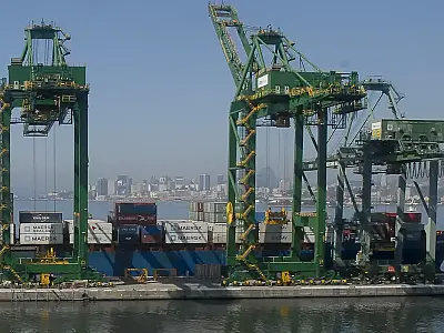 Economia brasileira cresceu 2,2% em 2025, diz prévia da FGV; ritmo perdeu força no fim do ano e juros pesaram
