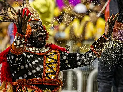 Primeiro dia de carnaval em SP reúne estreante, campeã e vice-campeã de 2025 no Anhembi