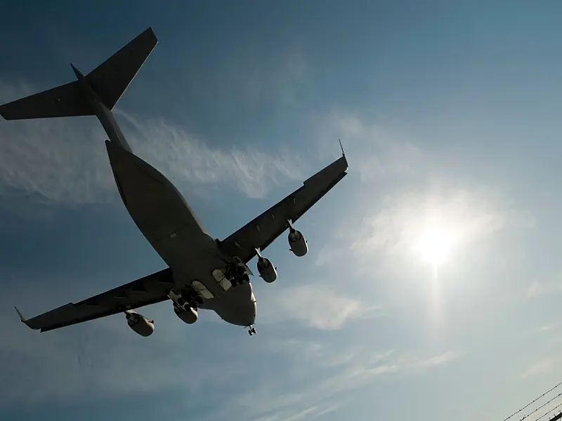 Aviões da Força Aérea Espanhola participaram de voo comemorativo na América do Sul.