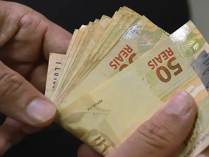 Poupança registra maior retirada líquida de R$ 23,5 bilhões em janeiro de 2026 e sinaliza migração para investimentos mais rentáveis