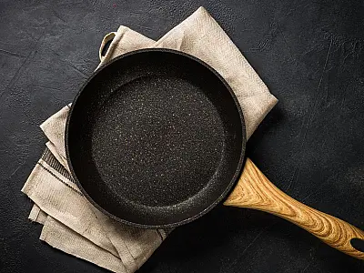 Truque simples ajuda a evitar que alimentos grudem na frigideira