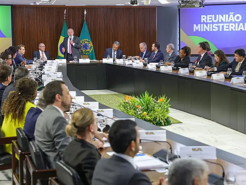 Presidente Lula confirma Geraldo Alckmin como pré-candidato a vice-presidente em 2026.