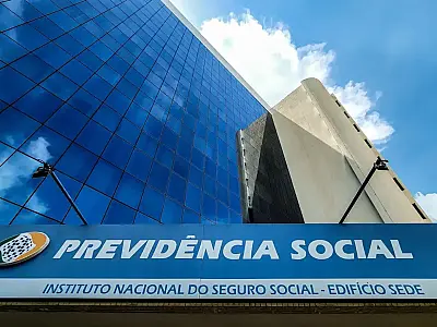 Aposentados podem pedir revisão do benefício do INSS em 2026