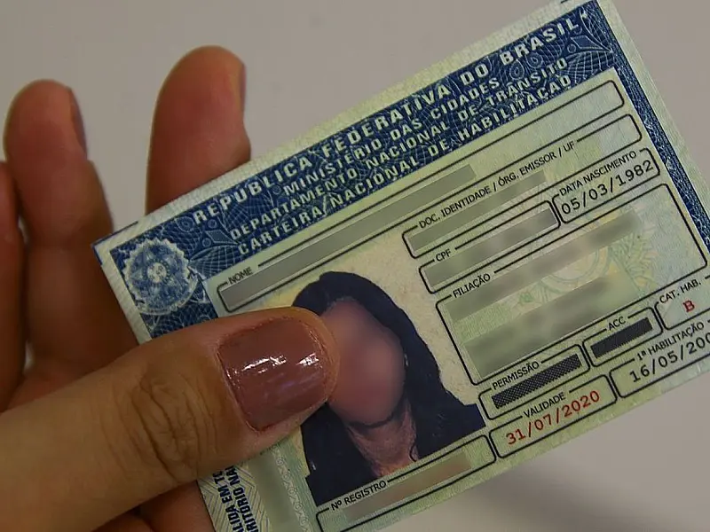 Documento de trânsito pode ser usado para emitir a credencial de estacionamento do idoso.