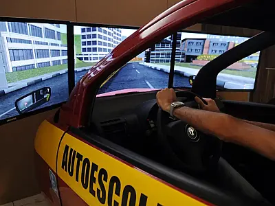 Autoescolas suspendem aulas da CNH Social por atraso de recursos