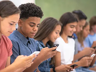 MEC realiza pesquisa nacional sobre uso de celulares nas escolas