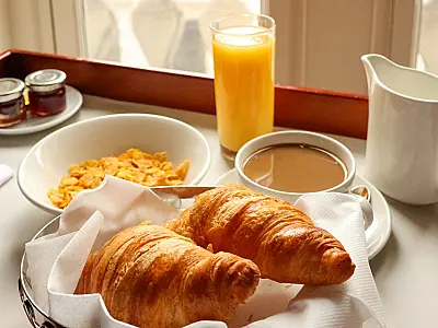 Especialistas orientam beber água antes do café