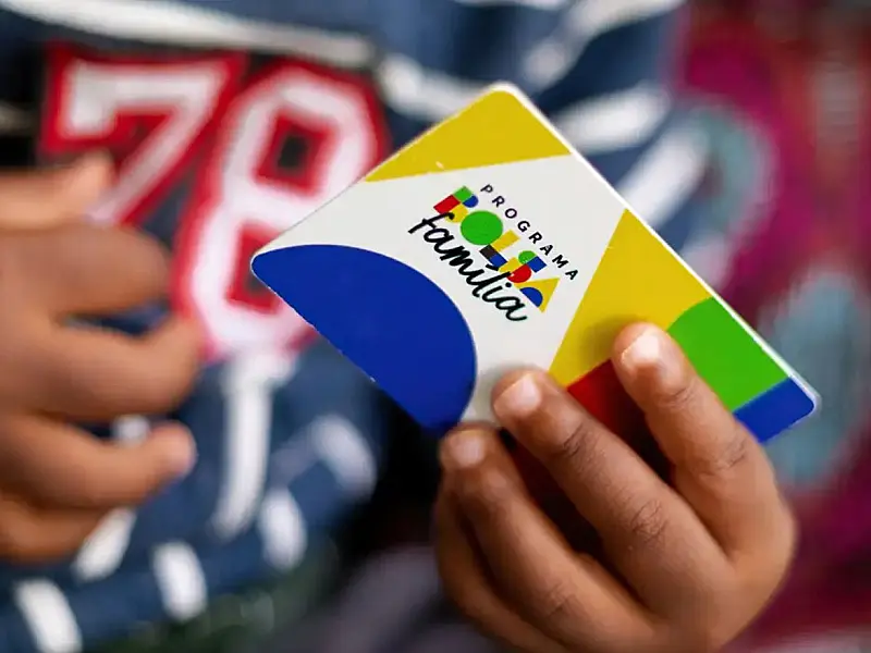 Revisão de dados no CadÚnico pode bloquear ou suspender pagamentos do Bolsa Família.