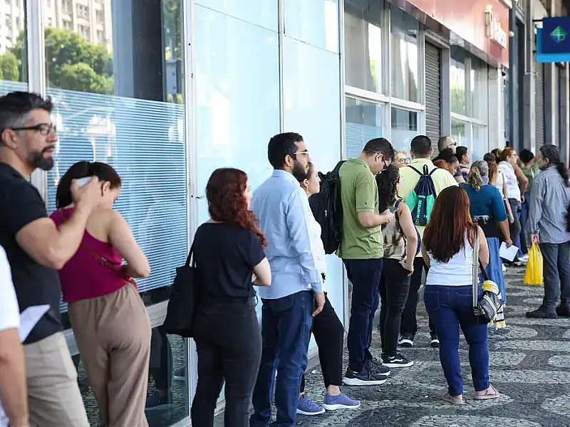 CNU 2026 entra na fase decisiva: candidatos convocados têm até 23h59 desta segunda para confirmar interesse na vaga e evitar eliminação.