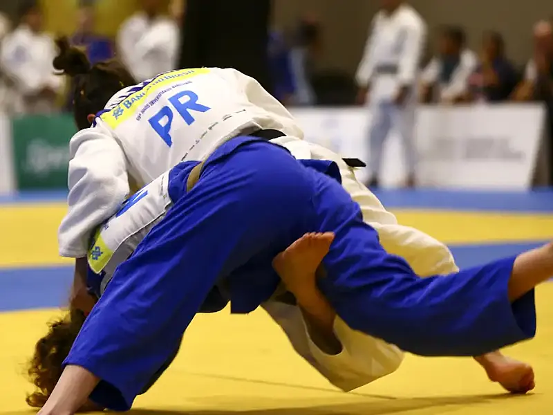 Bolsa Atleta 2026 beneficia recorde de 10.385 atletas em portaria oficial do Ministério do Esporte