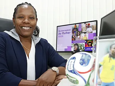 Mulheres no futebol enfrentam preconceito, mas reforçam a importância da determinação para ocupar o espaço