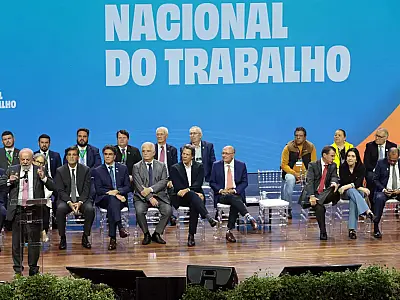 Lula propõe negociação tripartite para acabar com escala 6x1 na abertura da Conferência Nacional do Trabalho