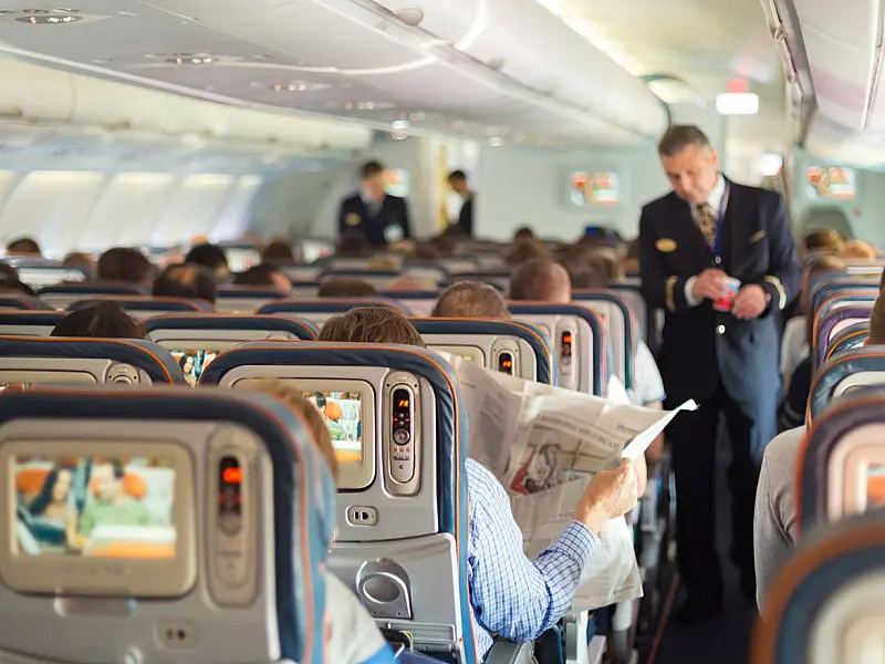 Novas regras da Anac aumentam punições para passageiros indisciplinados em voos.
