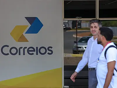 Reestruturação dos Correios avança com escala 12x36: empresa busca eficiência, mas enfrenta resistência sindical