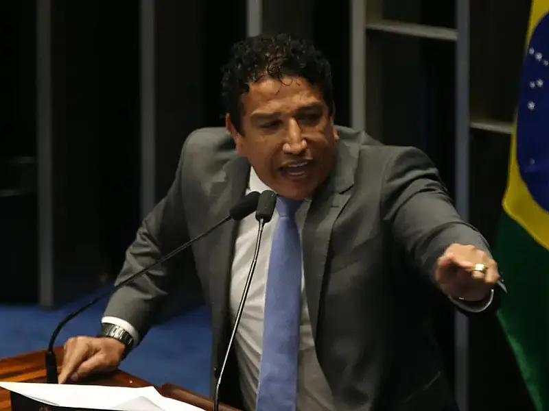 Senador Magno Malta comentou possível delação envolvendo o banqueiro Daniel Vorcaro.
