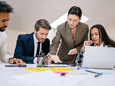 Pessoas inteligentes costumam ficar em silêncio em discussões