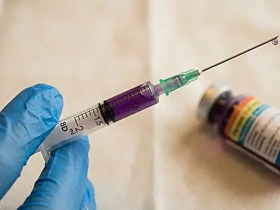 Anvisa alerta para riscos de preenchedores dérmicos e reforça cuidados com produto, volume e aplicação segura