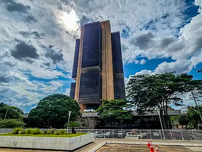 Copom reduz taxa Selic pela primeira vez desde 2024