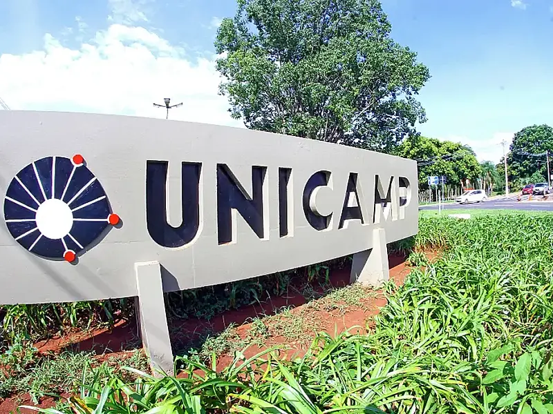 Unicamp investiga furto de material biológico com 24 cepas de vírus. Caso envolve professora, doutorando, PF, MPF e falhas de segurança.