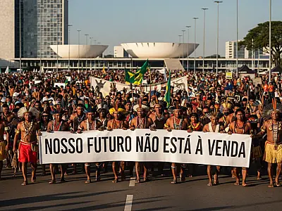 Acampamento Terra Livre 2026: Milhares de indígenas ocupam Brasília por direitos e territórios