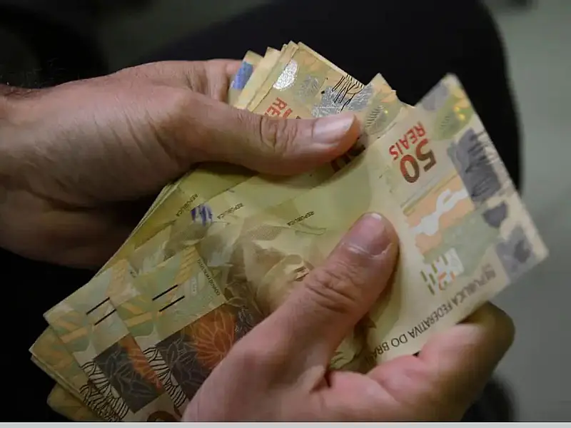 Santa Catarina reajustou piso regional e ampliou geração de empregos em 2026.