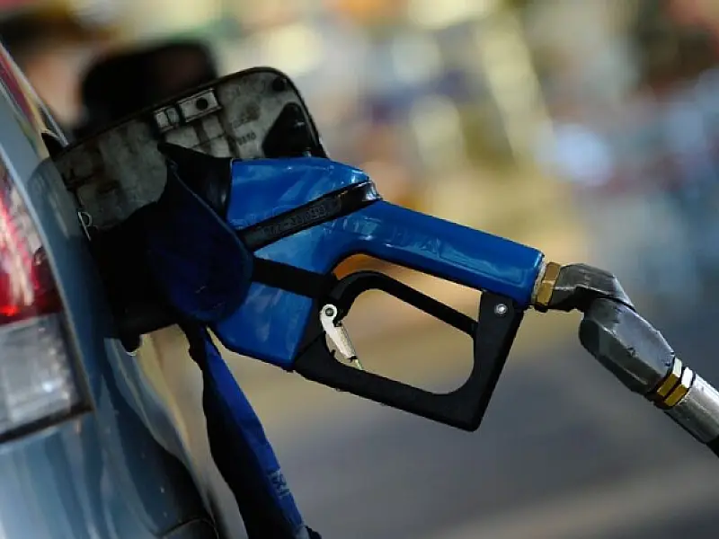 Aprenda estratégias práticas para garantir a economia de combustível.