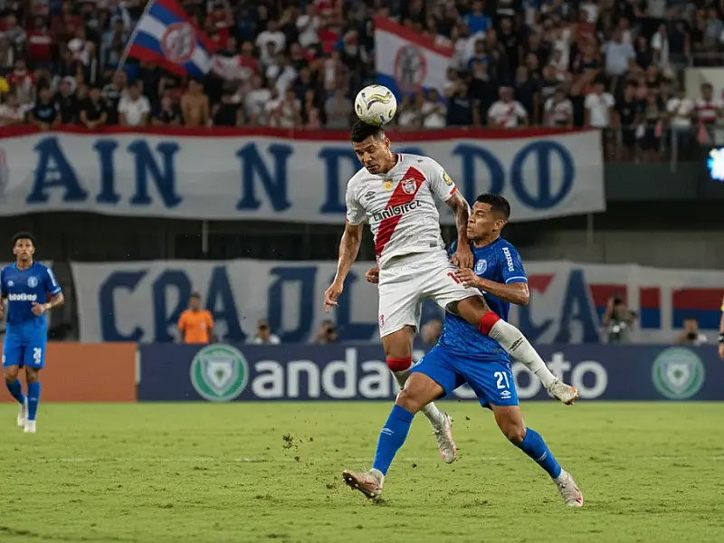 Santa Cruz busca pontos cruciais fora de casa para se manter na zona de classificação da Série C.