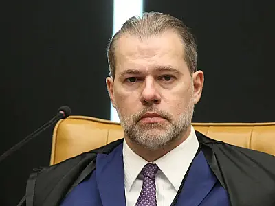 Dias Toffoli autoriza retorno de propaganda digital de Renan Santos