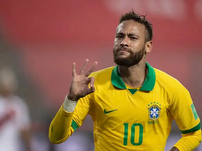 Atacante iniciará tratamento intensivo com a fisioterapia para tentar reunir condições de jogo.