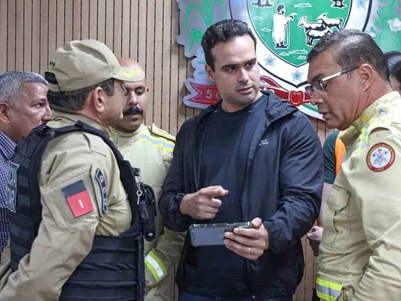 Equipes atuam na recuperação do abastecimento de água após fortes chuvas na Paraíba