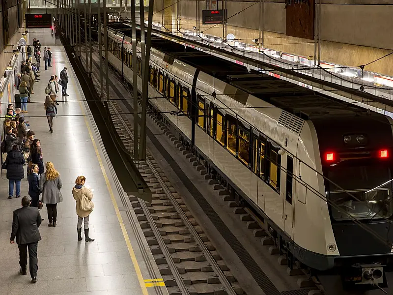Metroviários decidiram cancelar greve após assembleia realizada em São Paulo.