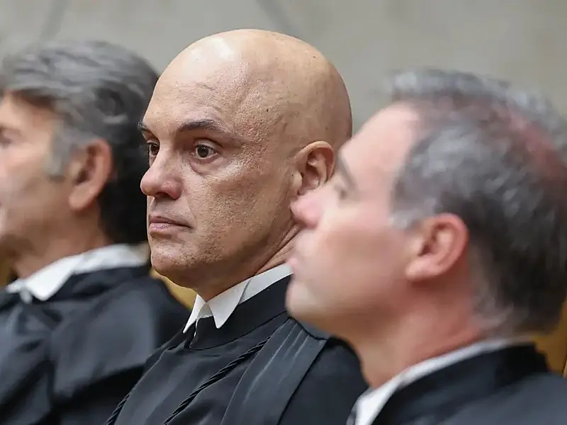 Alexandre de Moraes suspendeu aplicação da Lei da Dosimetria até julgamento do STF.