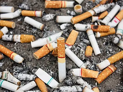 Enquanto Reino Unido bane cigarro por gerações, Brasil foca em metas de redução até 2030