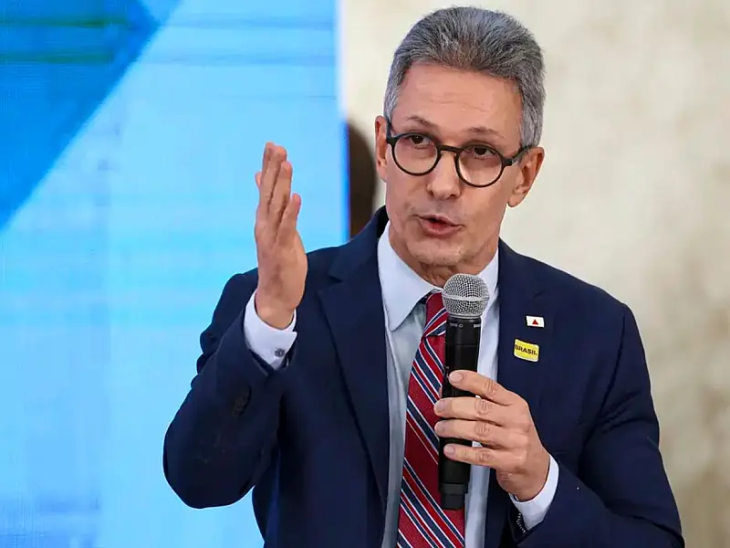 Movimentação política intensifica debates sobre fiscalização no parlamento federal.