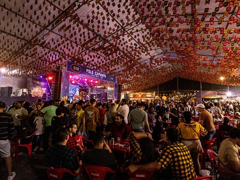 Grupos de bacamarteiros mantêm viva a tradição centenária no Polo Camarão durante as celebrações de 24 de junho
