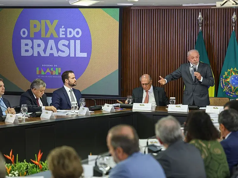 Chefe do executivo federal coordenou o encontro com ministros de Estado no Palácio do Planalto