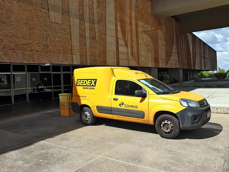 Sede dos Correios: estatal enfrenta desafios financeiros recordes e plano de reestruturação ainda busca resultados.